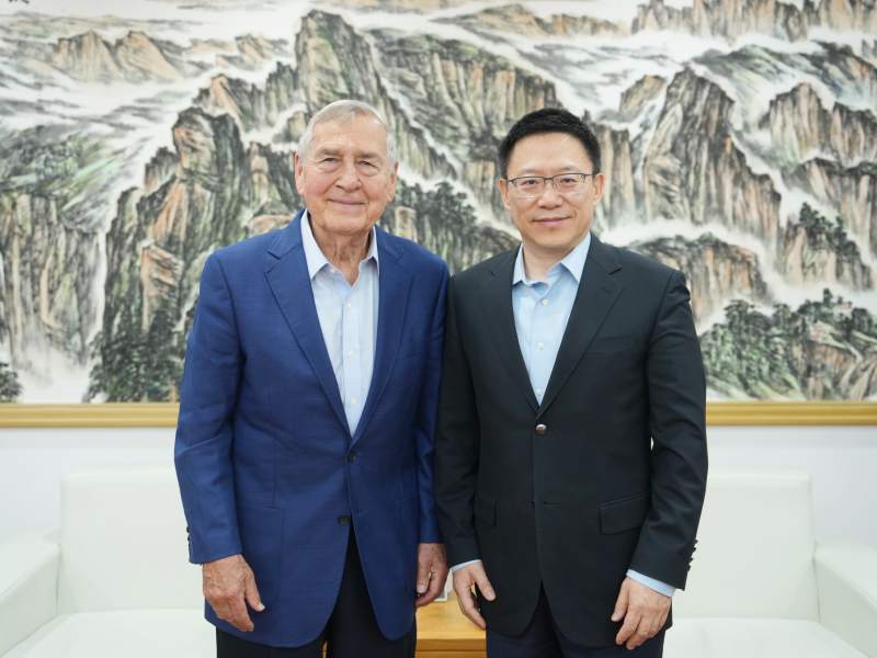 6月20日，财政部副部长廖岷在京会见美国哈佛大学教授艾利森，就中美关系、中美经贸关系和当前地区热点问题等进行深入交流。